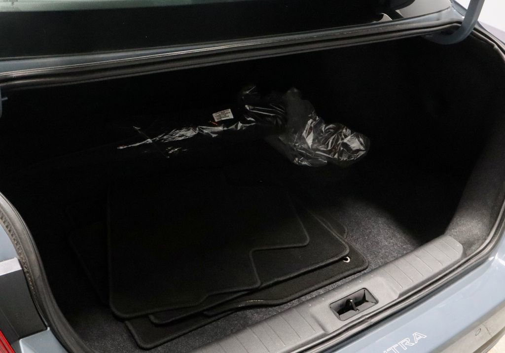 Certified 2025 Nissan Sentra SR w/ SR Premium Package image 12