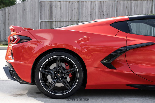 Used 2024 Chevrolet Corvette Stingray Premium Cpe w/ Z51 Performance Package RWD image 10