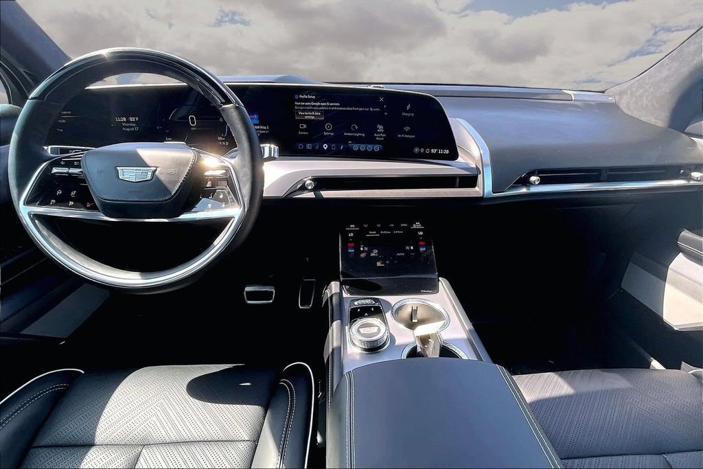 Certified 2026 Cadillac Vistiq Sport w/ LPO, Floor Liner Package AWD/4WD image 7