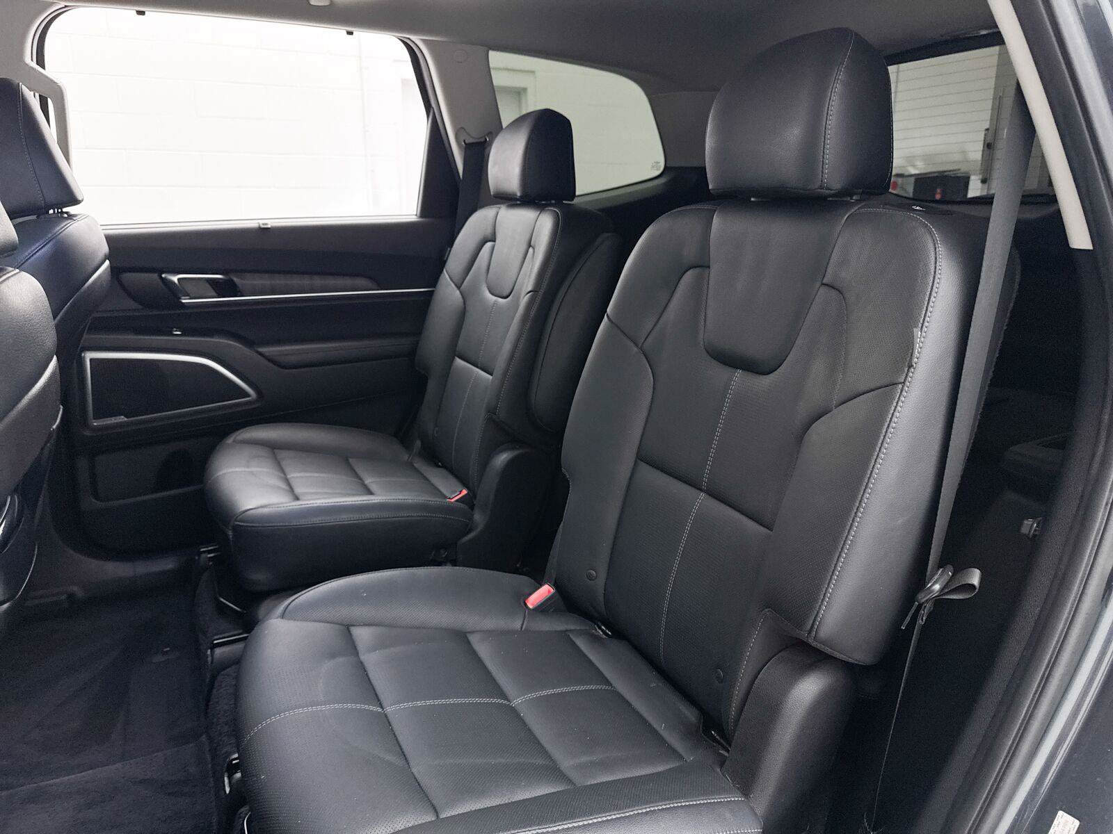 Used 2023 Kia Telluride EX w/ EX Captain's Chair Package FWD image 34