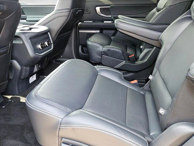 New 2027 Ford Expedition Max Platinum w/ Stealth Appearance Package RWD image 16