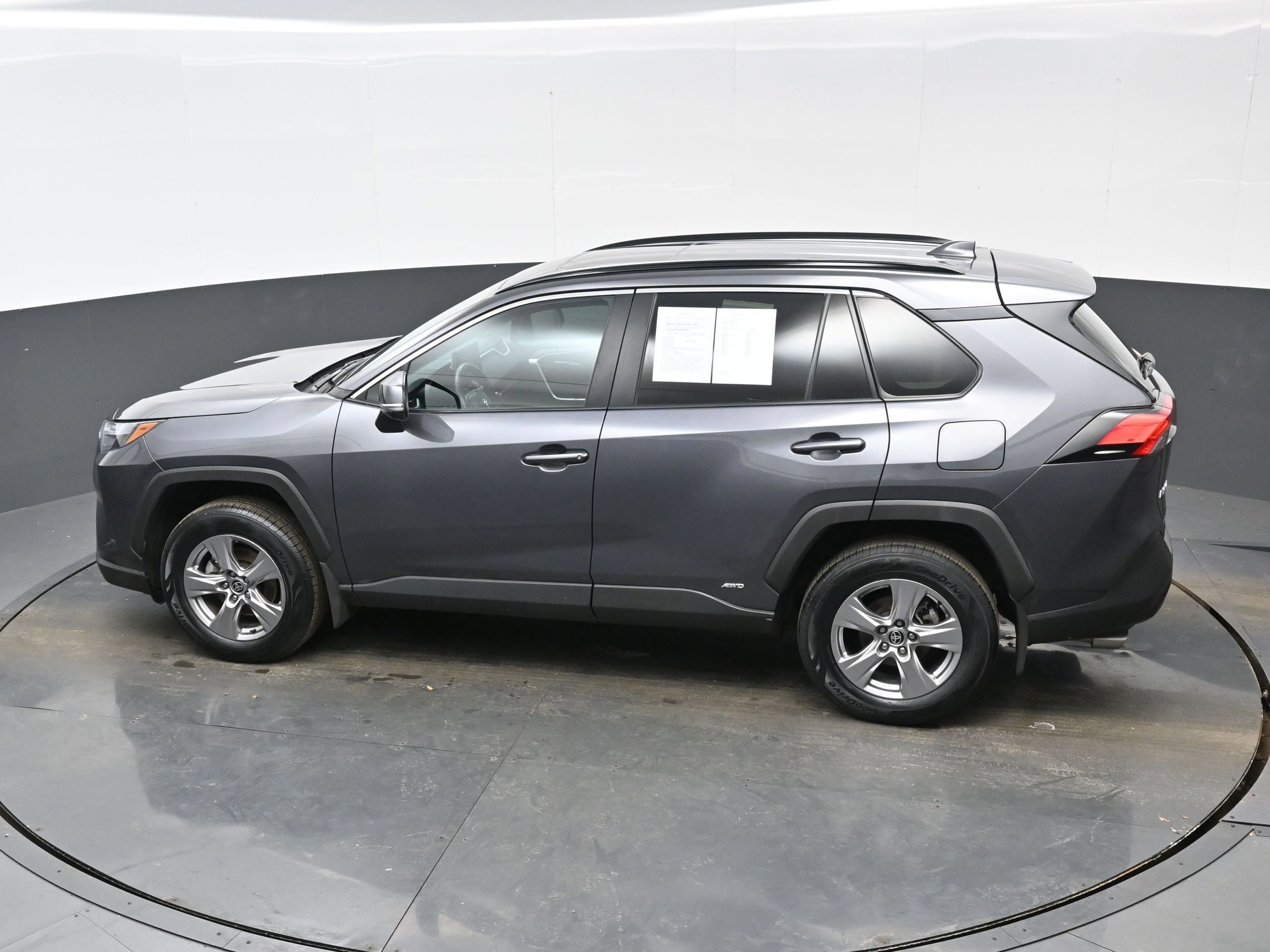Used 2022 Toyota RAV4 XLE w/ Convenience Package image 39