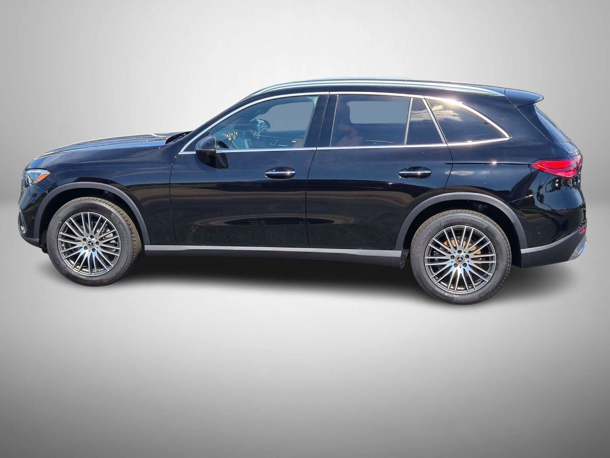 New 2025 Mercedes-Benz GLC 300 4MATIC image 2
