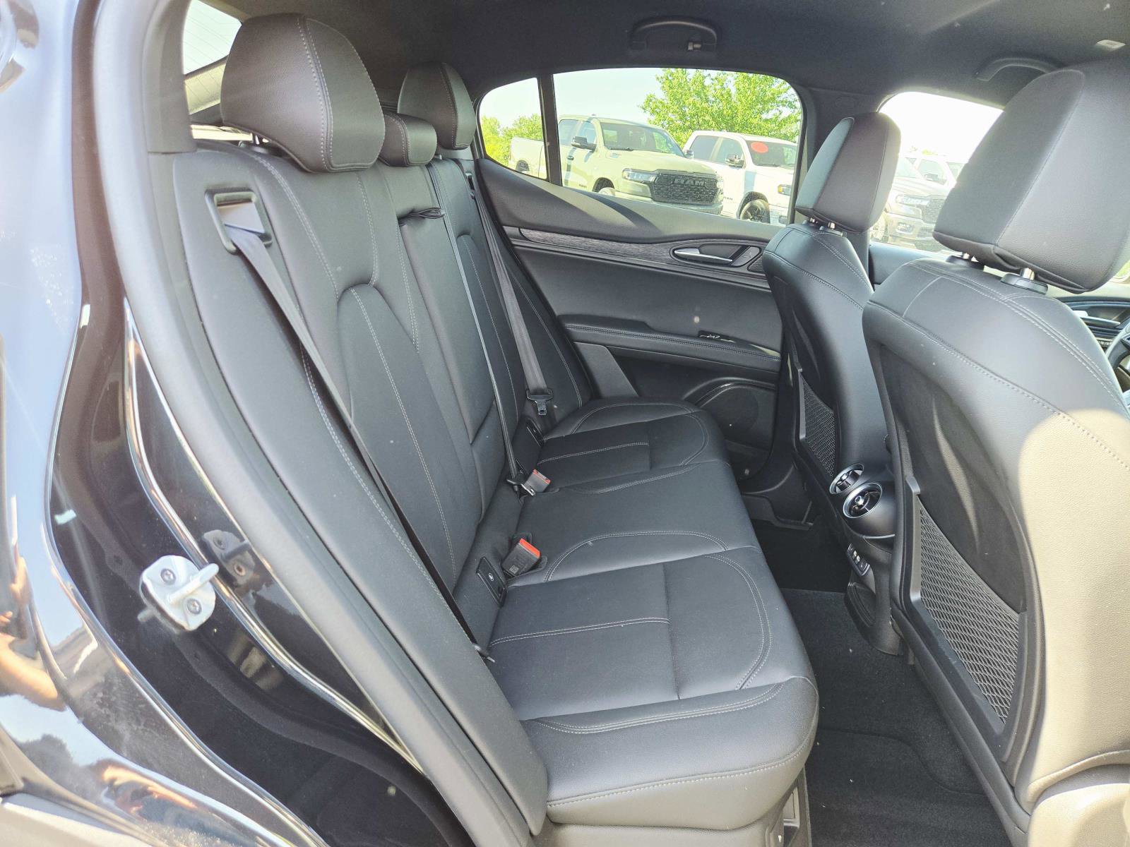 Used 2024 Alfa Romeo Stelvio Sprint image 15