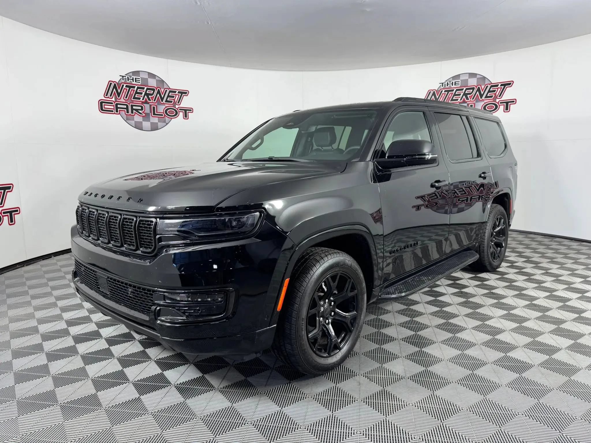 Used 2025 Jeep Wagoneer Series II AWD/4WD image 3
