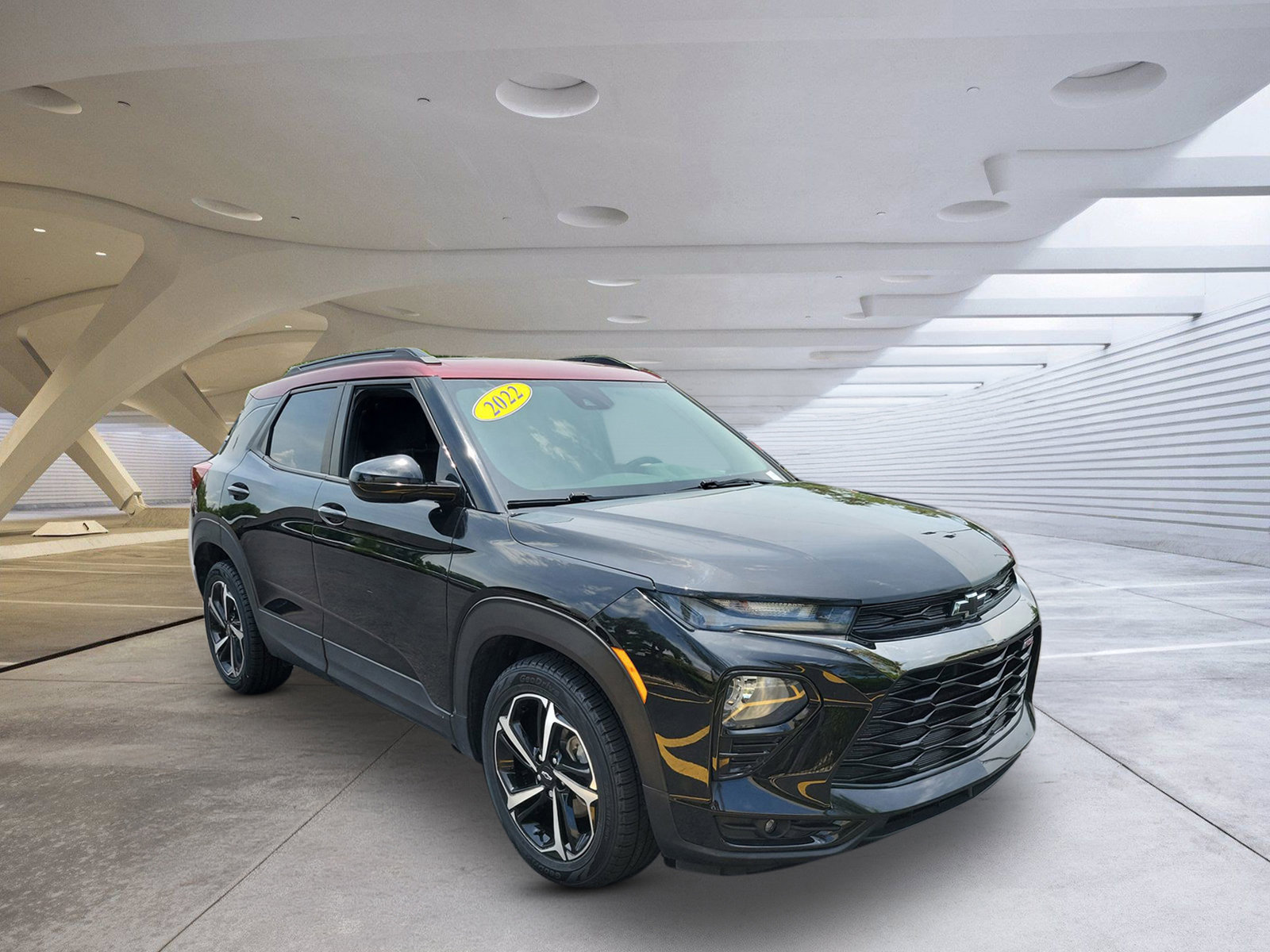 Used 2022 Chevrolet TrailBlazer RS w/ Sun and Liftgate Package FWD image 1