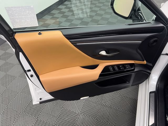 Certified 2025 Lexus ES 350 w/ Accessory Package (Z1) FWD image 9