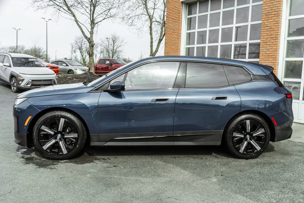 Used 2023 BMW iX xDrive50 w/ Premium Package image 48