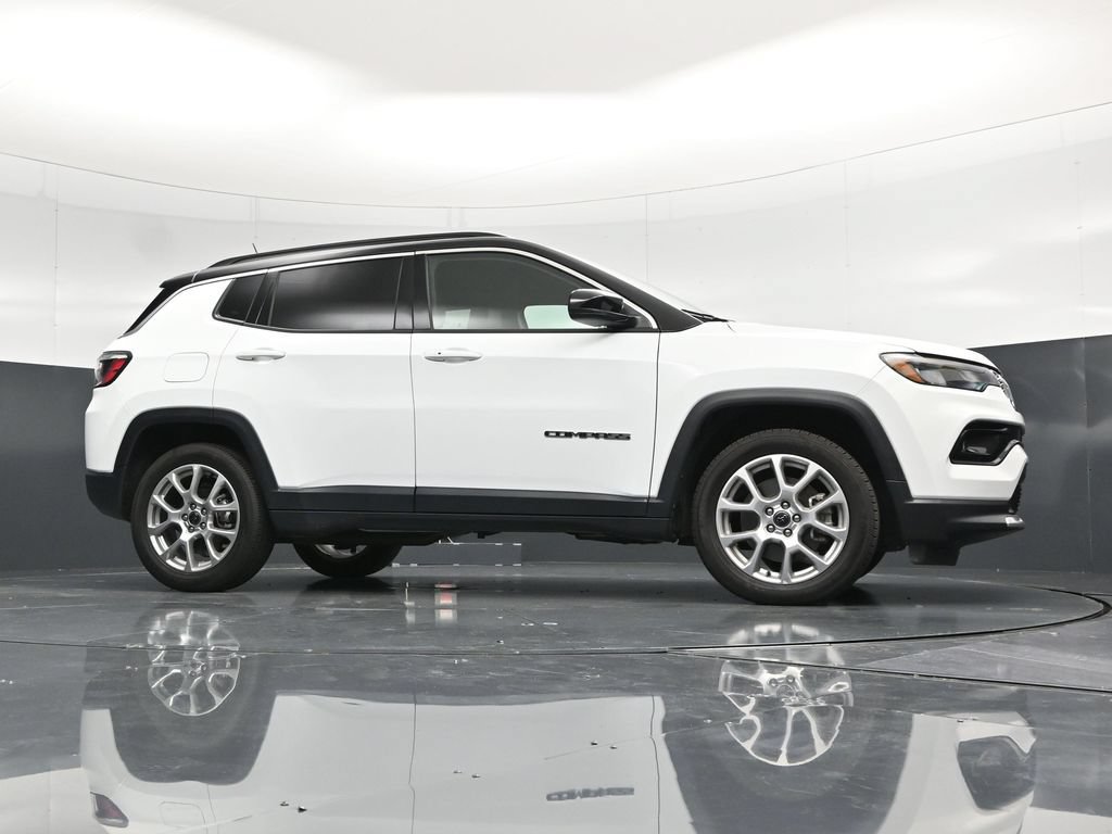 Used 2025 Jeep Compass Limited AWD/4WD image 55