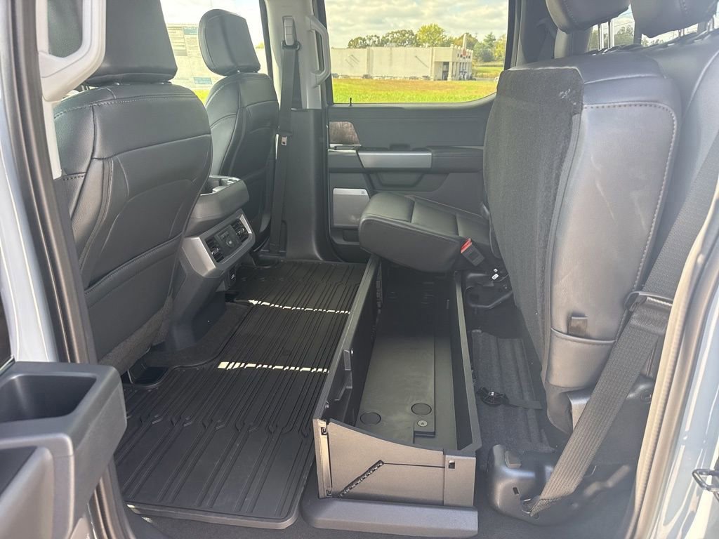 New 2026 Ford F350 Lariat w/ Black Appearance Package image 18