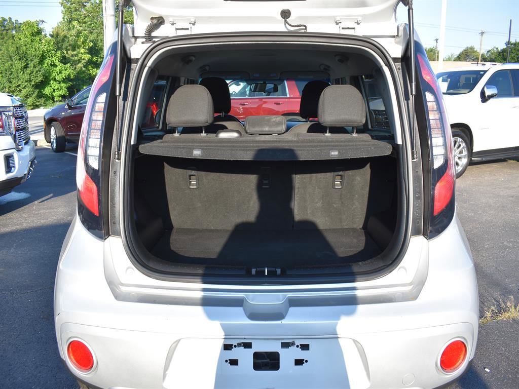 Used 2018 Kia Soul + image 9