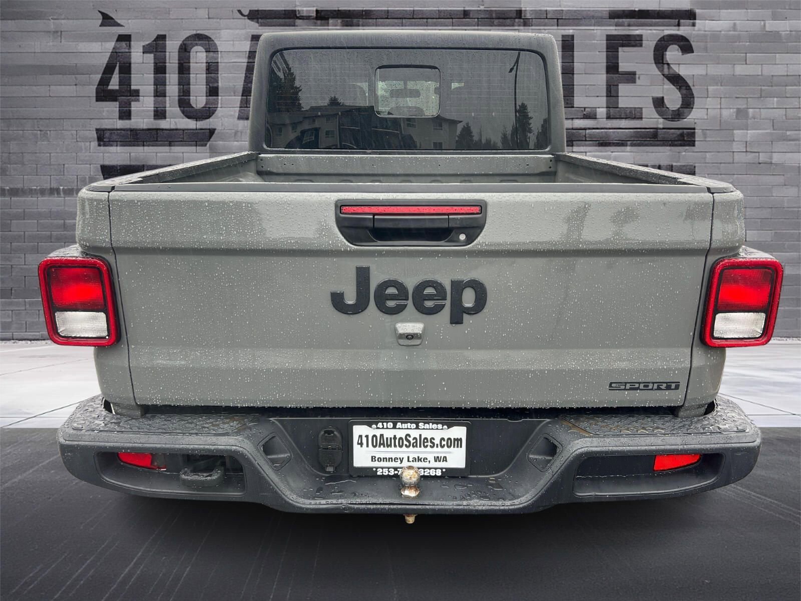 Used 2021 Jeep Gladiator Sport image 4