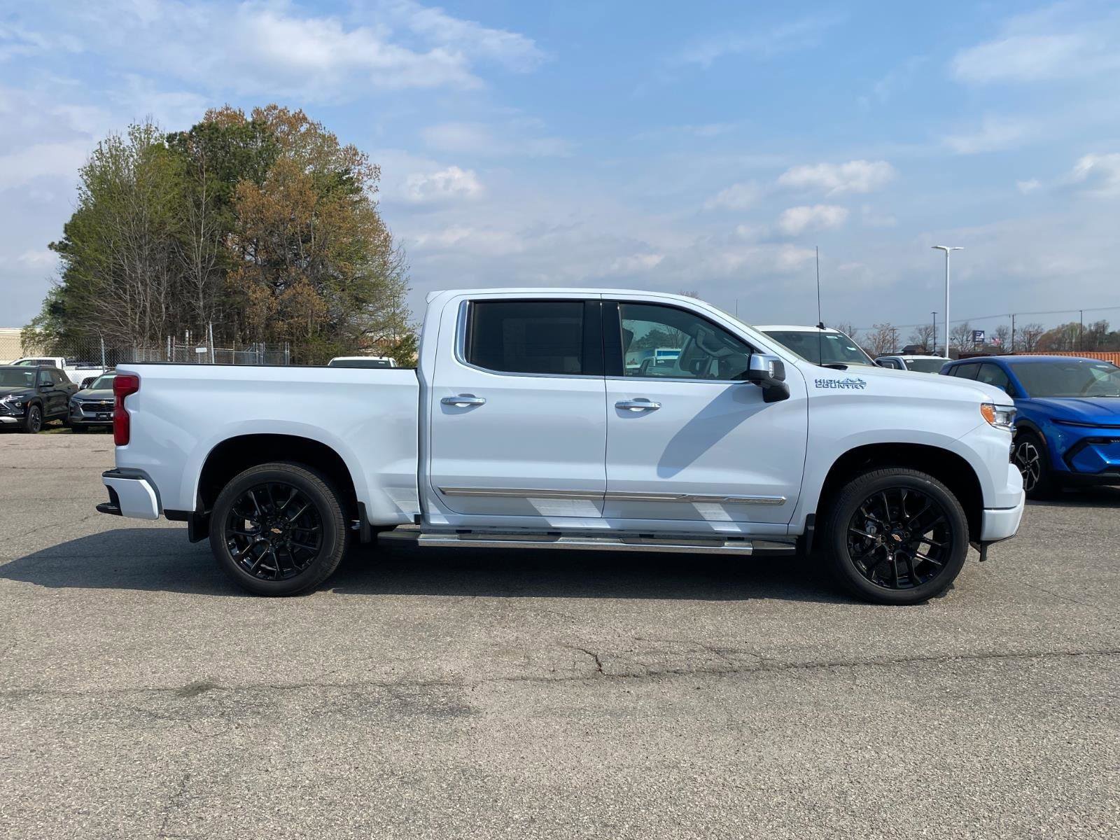 New 2026 Chevrolet Silverado 1500 High Country w/ Technology Package AWD/4WD image 2