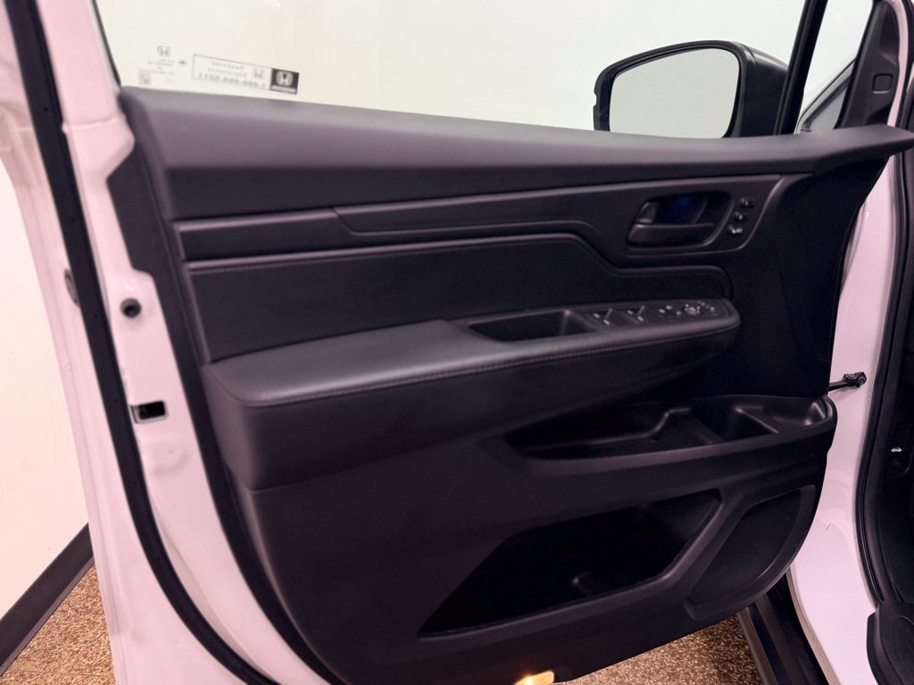 Used 2025 Honda Odyssey EX-L image 10