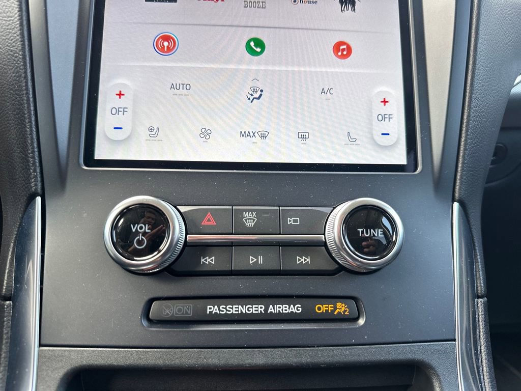 Used 2023 Ford Edge Titanium image 25