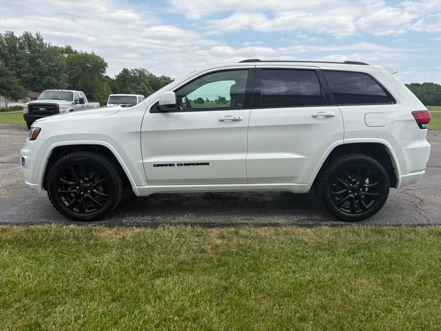 Used 2020 Jeep Grand Cherokee Altitude AWD/4WD image 13