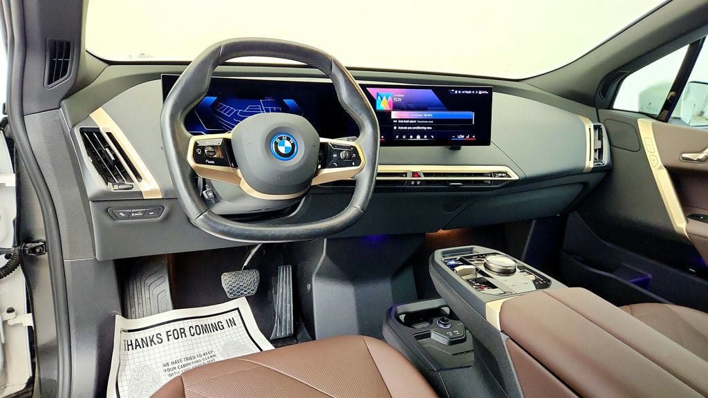 Used 2025 BMW iX xDrive50 AWD/4WD image 11