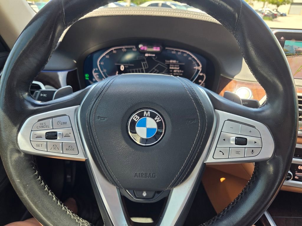Used 2020 BMW 745e xDrive AWD/4WD image 14