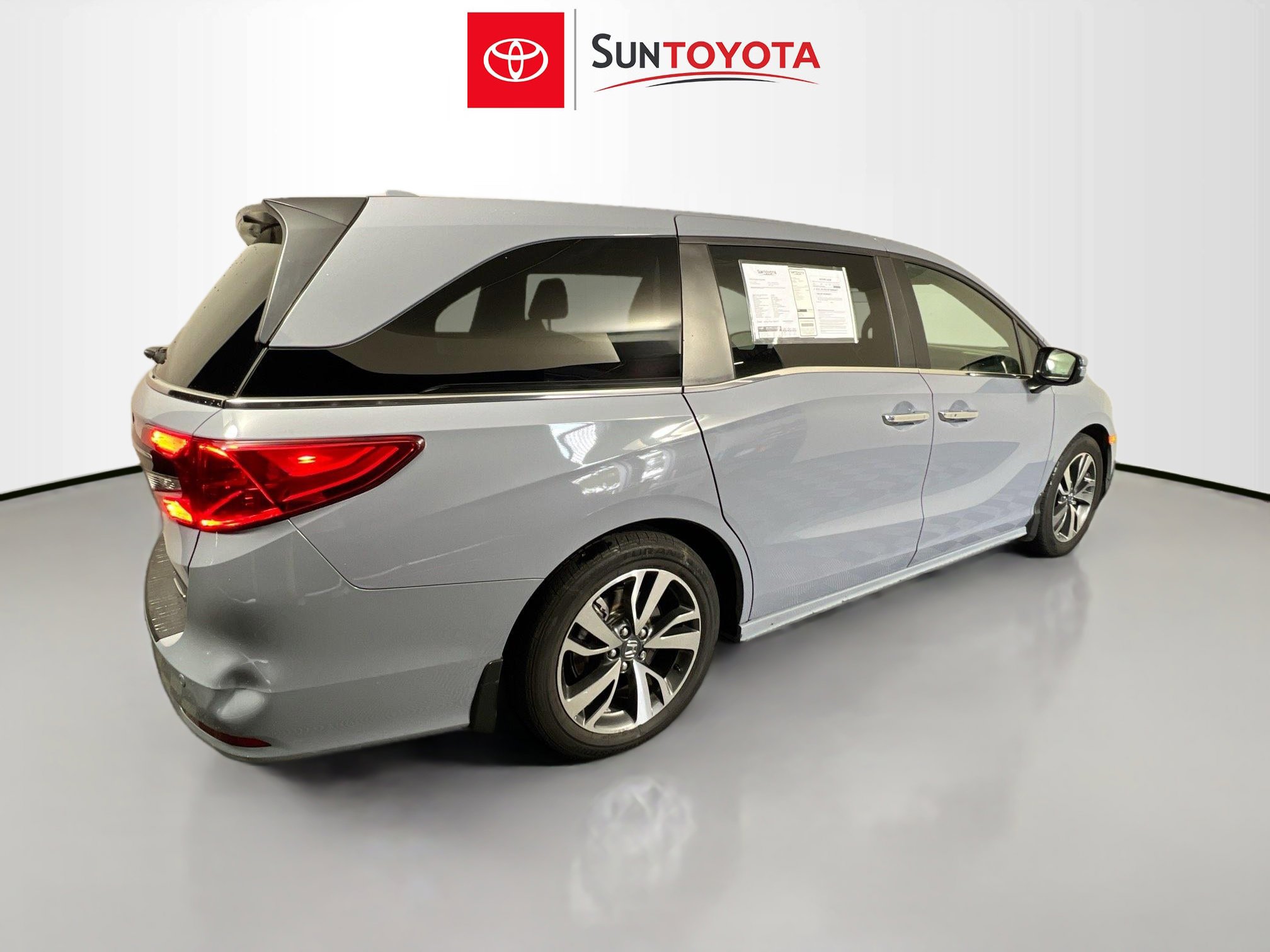 Used 2023 Honda Odyssey Touring image 4