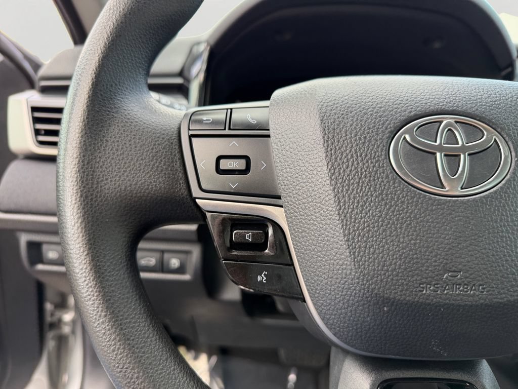 Used 2025 Toyota Camry LE FWD image 21