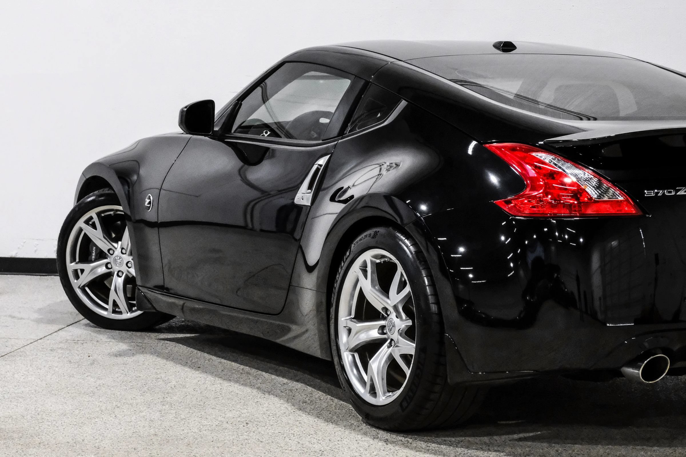 Used 2012 Nissan 370Z Touring w/ Sport Pkg RWD image 17