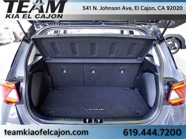 Used 2024 Hyundai Venue Limited image 13