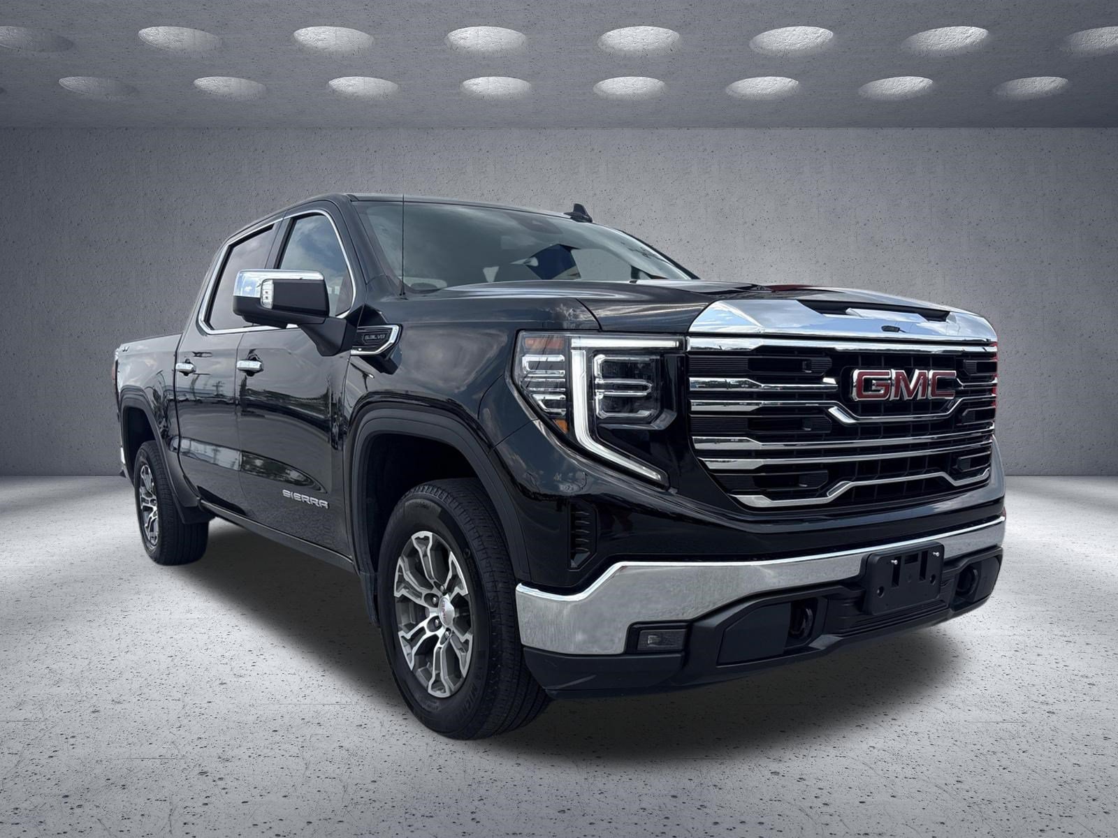 Used 2025 GMC Sierra 1500 SLT AWD/4WD image 10