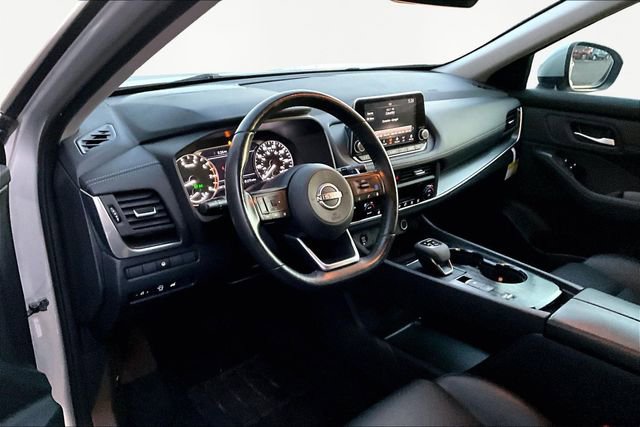 Used 2024 Nissan Rogue SV w/ SV Premium Package image 12