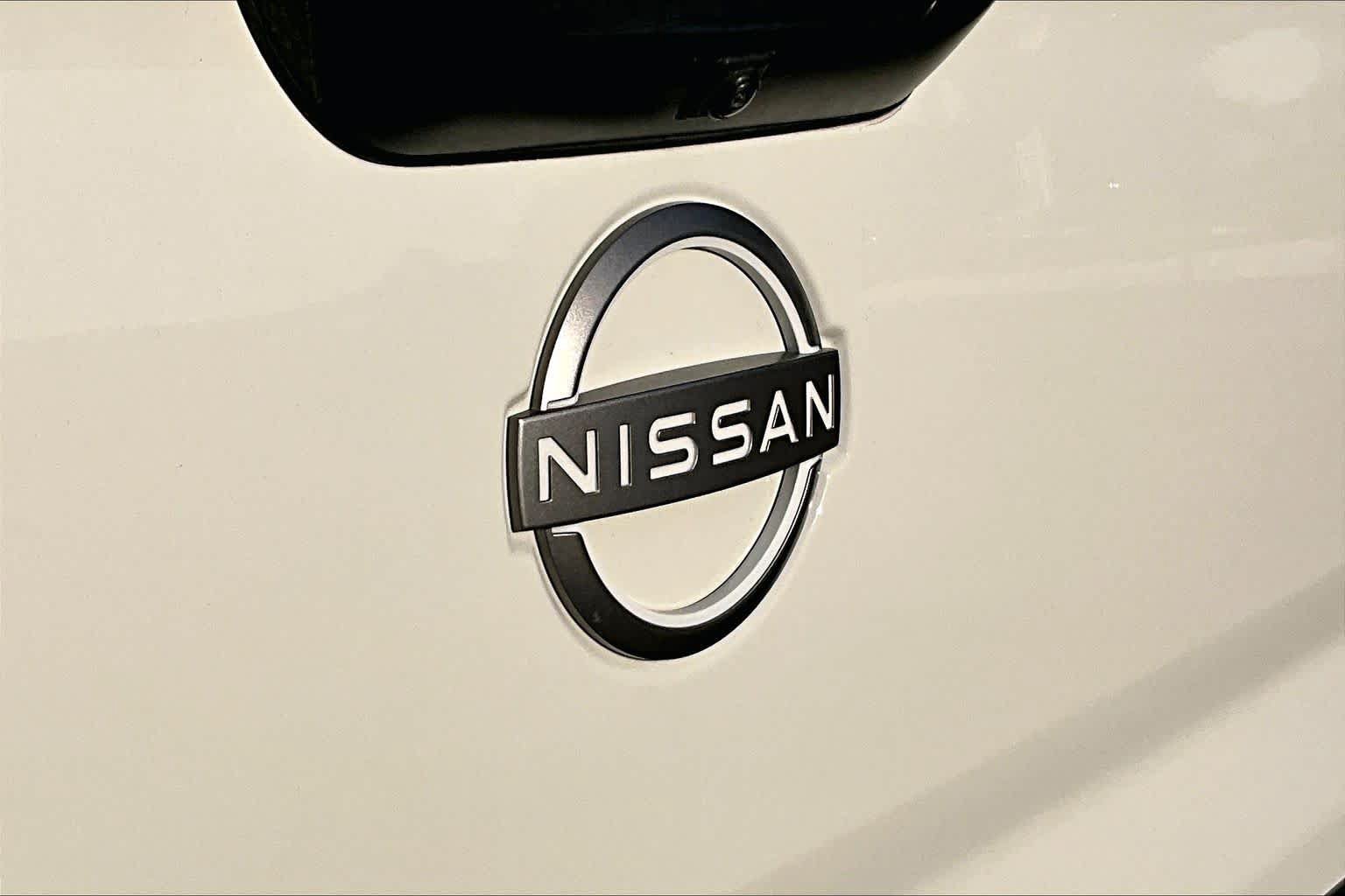 Certified 2023 Nissan Titan SV w/ SV Convenience Package RWD image 10