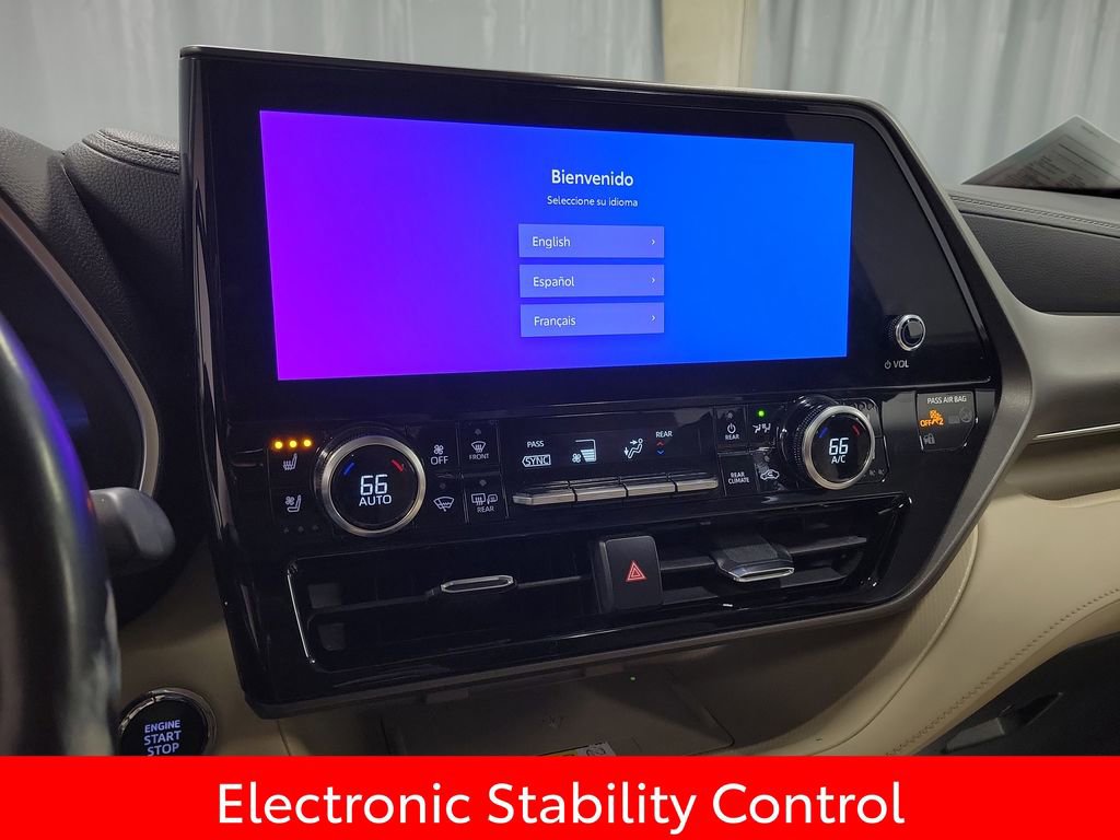 Used 2023 Toyota Highlander Limited image 15