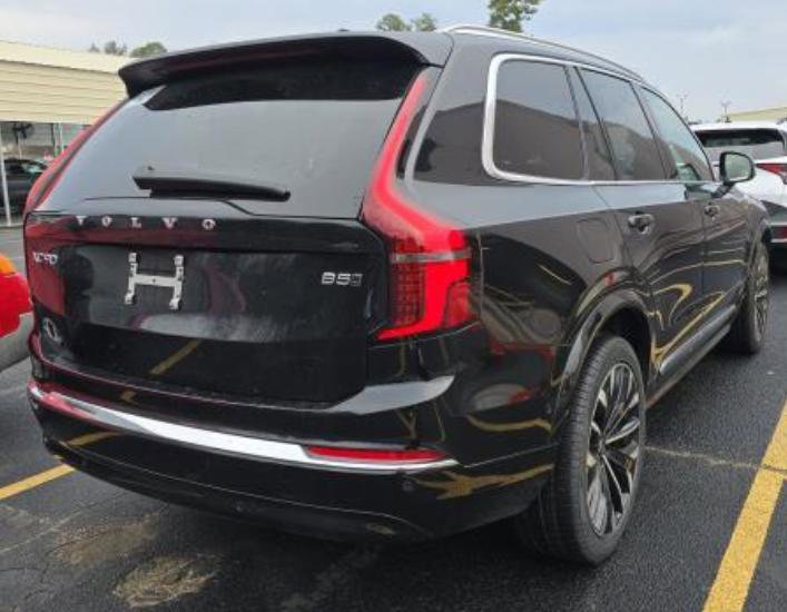 Used 2025 Volvo XC90 B5 Plus image 3