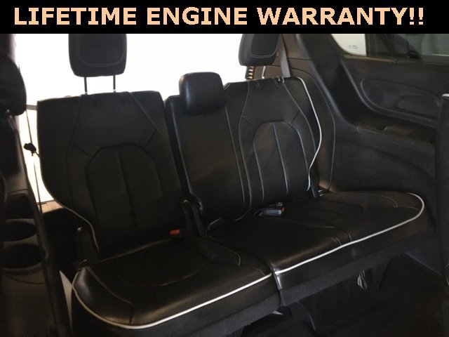 Certified 2025 Chrysler Pacifica Limited image 33
