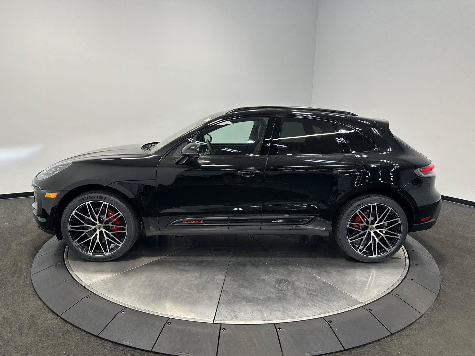 New 2026 Porsche Macan S AWD/4WD image 2