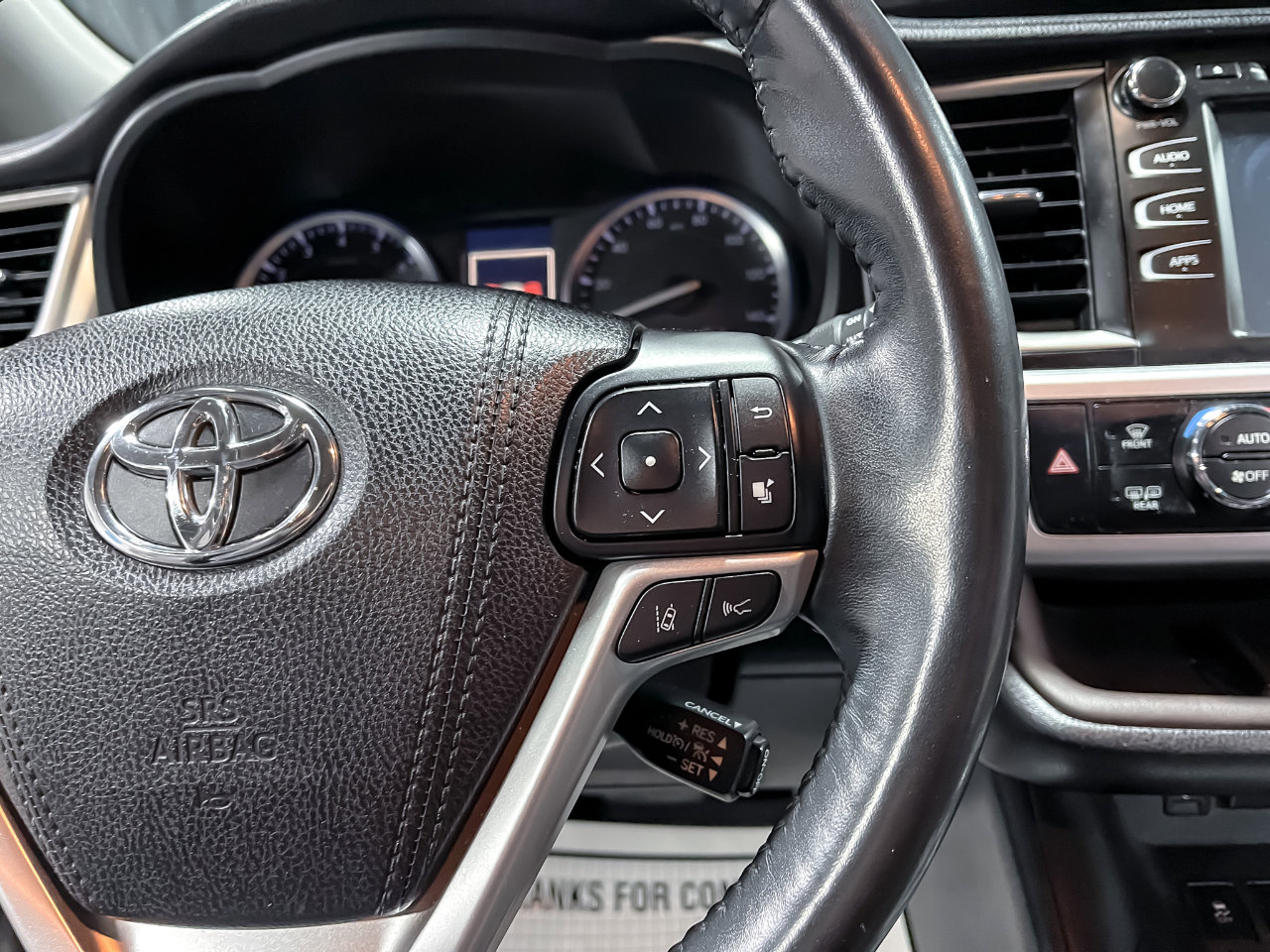 Used 2018 Toyota Highlander XLE image 24