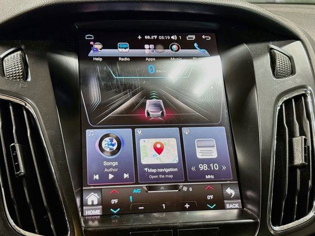 Used 2014 Ford Focus SE w/ Equipment Group 201A FWD image 13