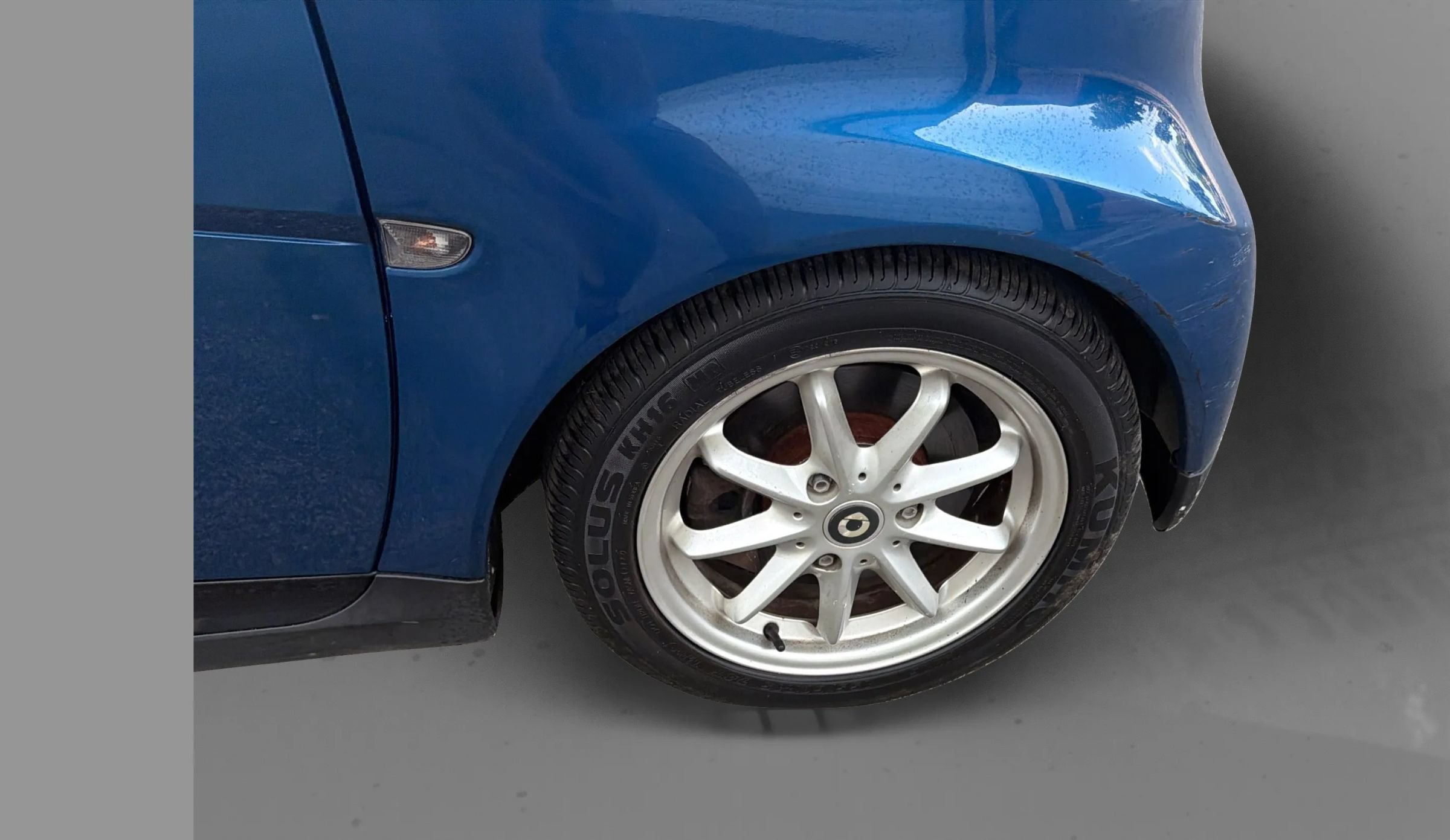 Used 2009 smart fortwo passion RWD image 25
