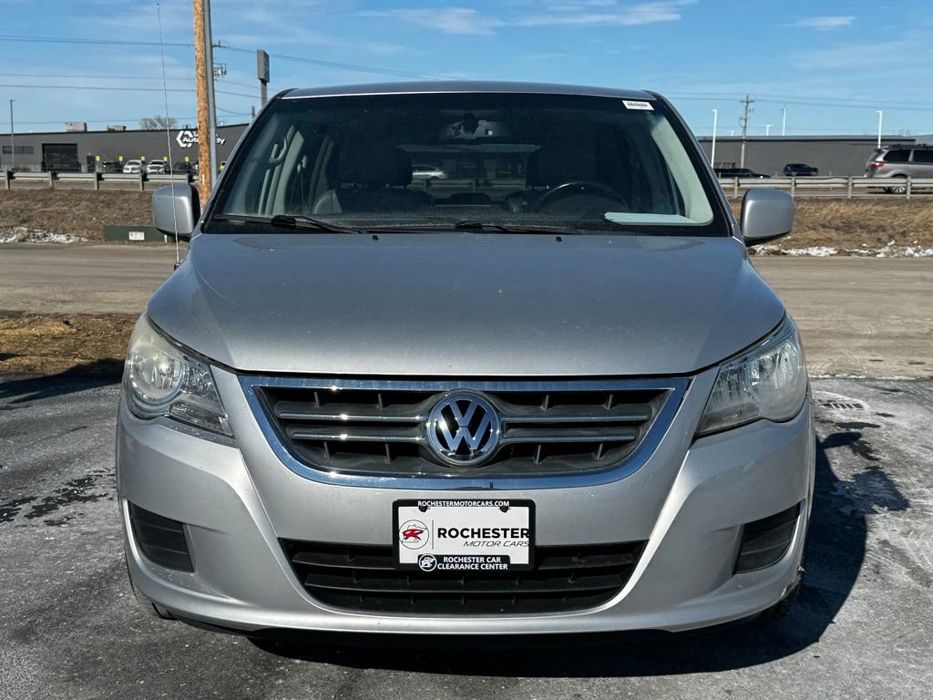Used 2010 Volkswagen Routan SE image 30