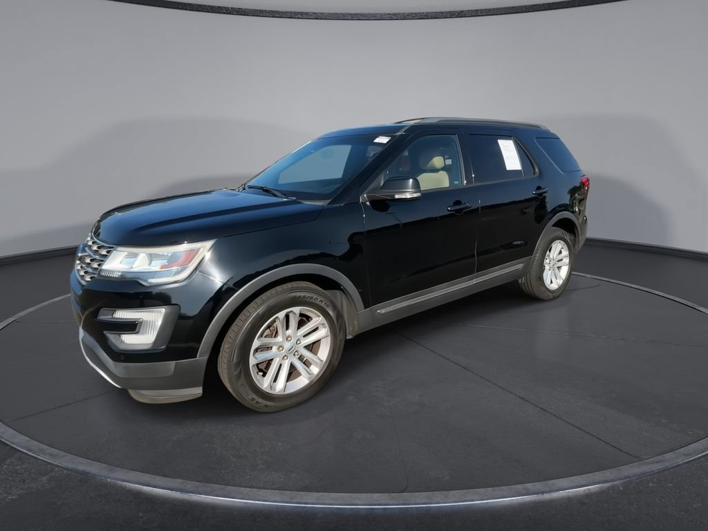 Used 2016 Ford Explorer XLT w/ Equipment Group 202A FWD image 4