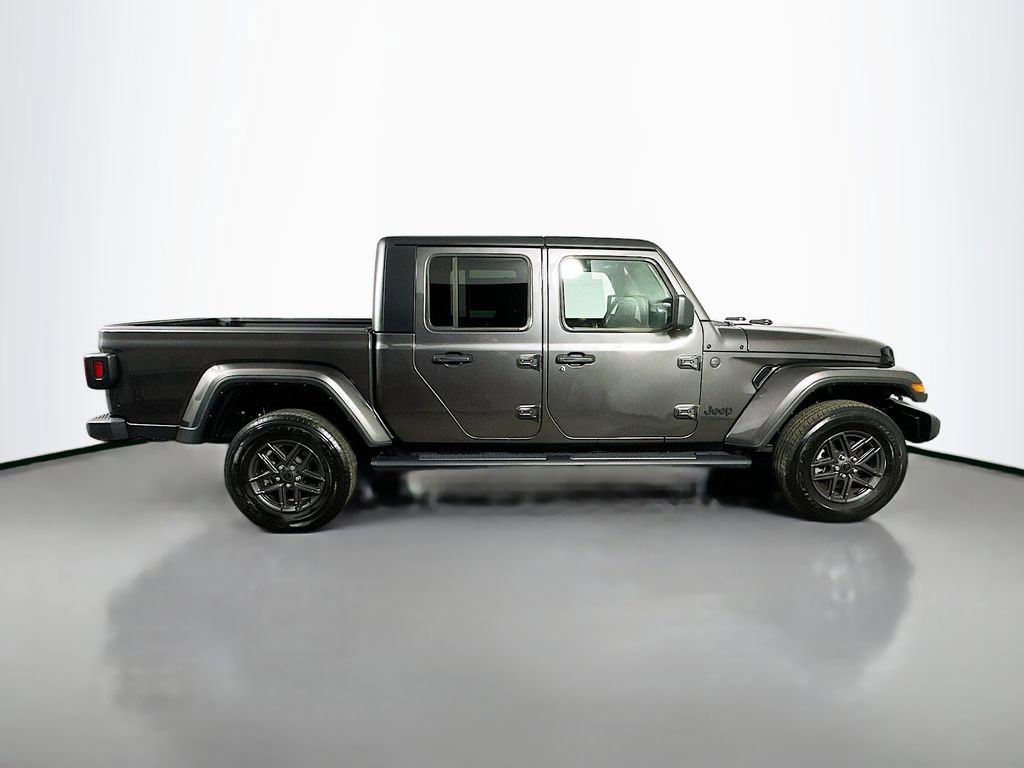 Used 2024 Jeep Gladiator Sport image 7