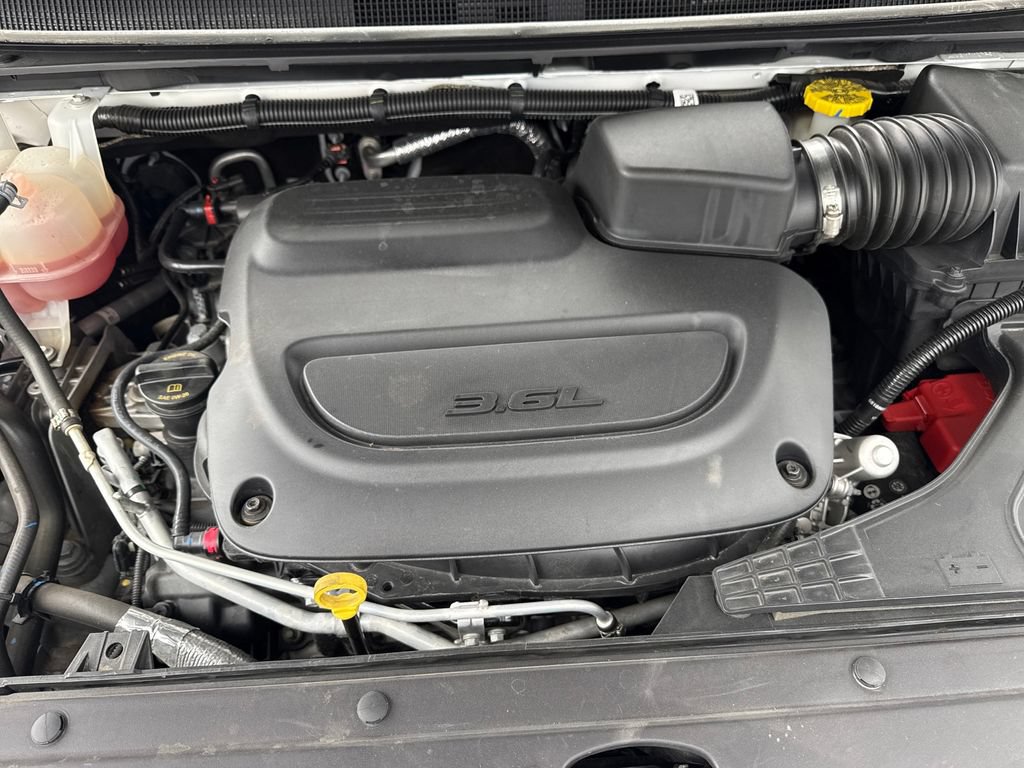 Used 2024 Chrysler Pacifica Touring FWD image 31
