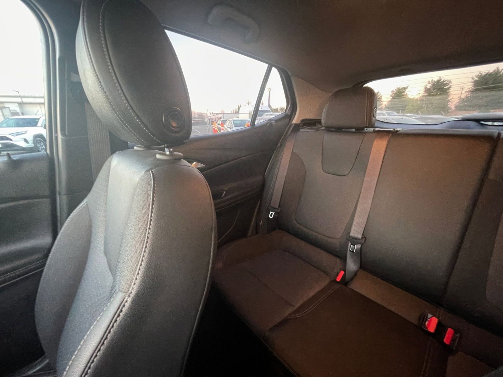 Used 2025 Buick Encore GX Preferred image 37