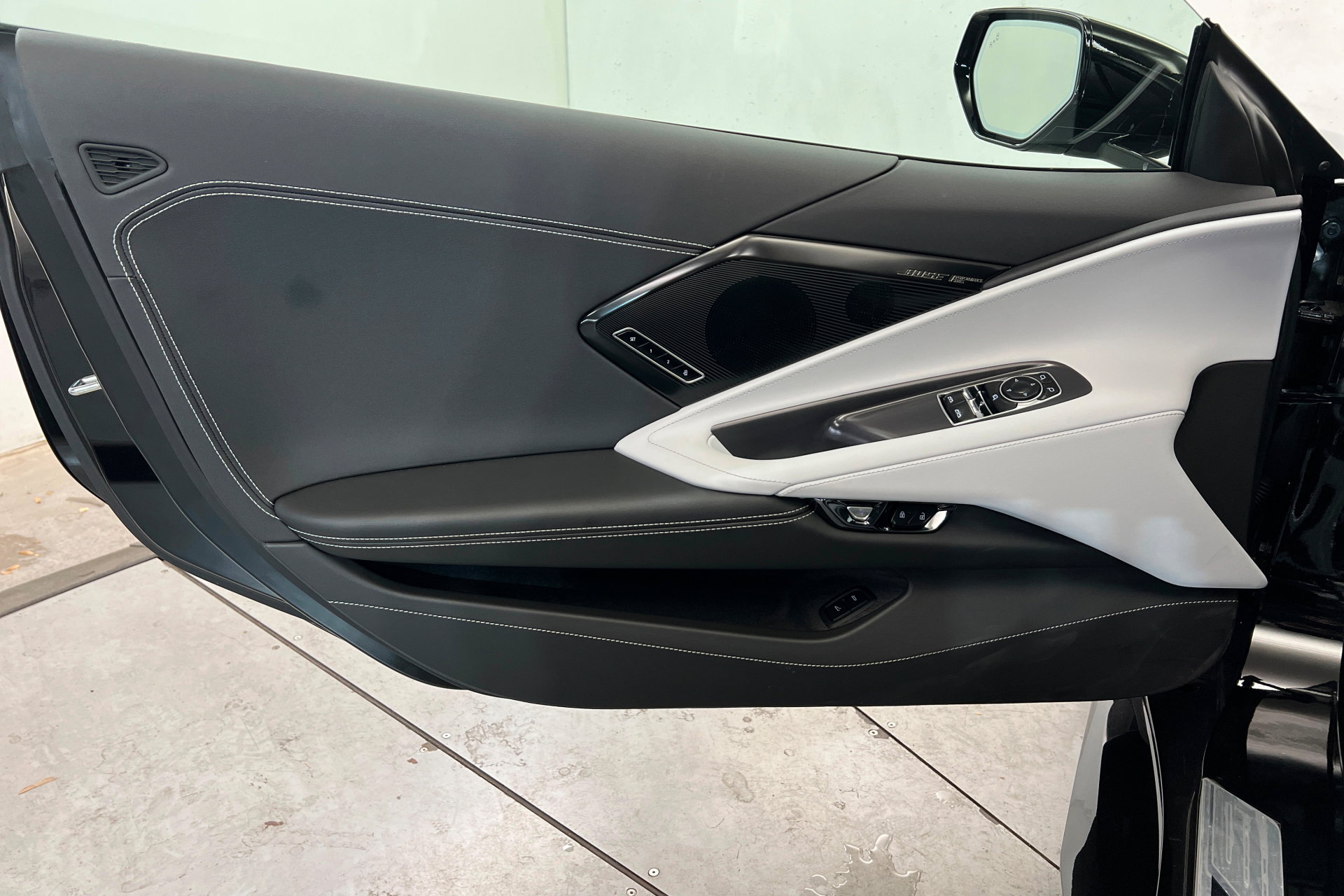 New 2025 Chevrolet Corvette E-Ray w/ Stealth Interior Trim Package image 11