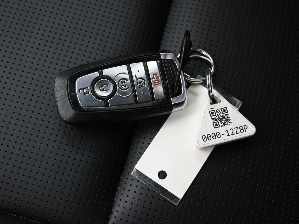 Used 2025 Ford Escape Platinum AWD/4WD image 31
