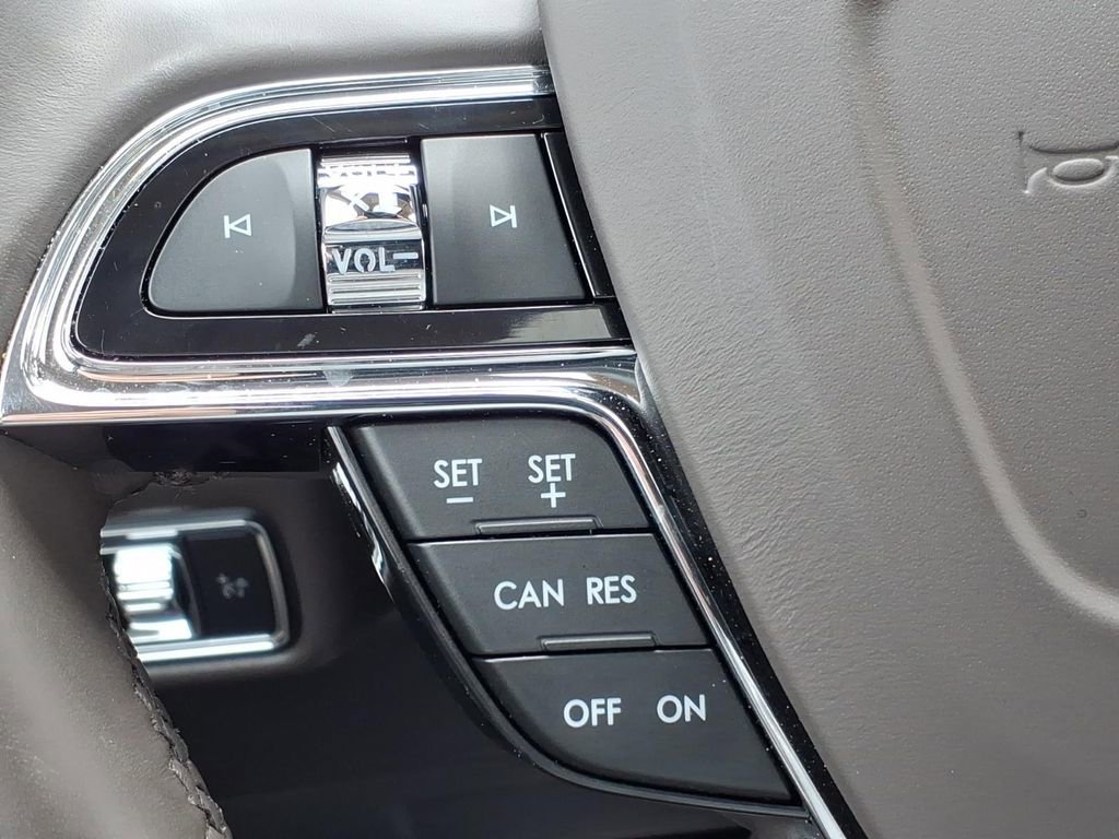 Certified 2022 Lincoln Nautilus Reserve w/ Luxury Package AWD/4WD image 26
