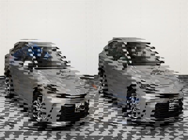 Used 2025 Toyota Camry image 1