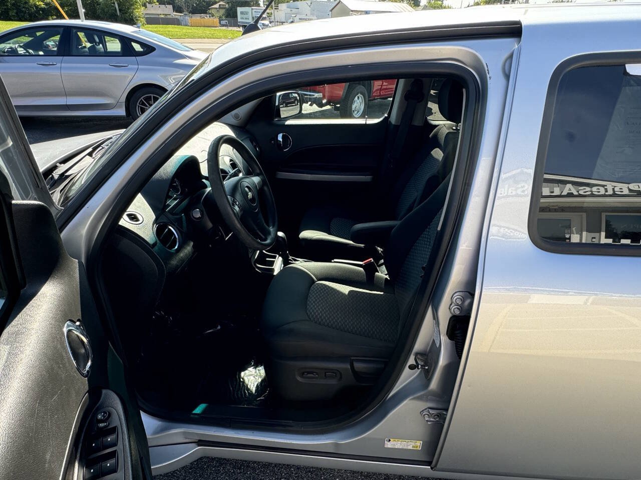 Used 2010 Chevrolet HHR LT FWD image 16