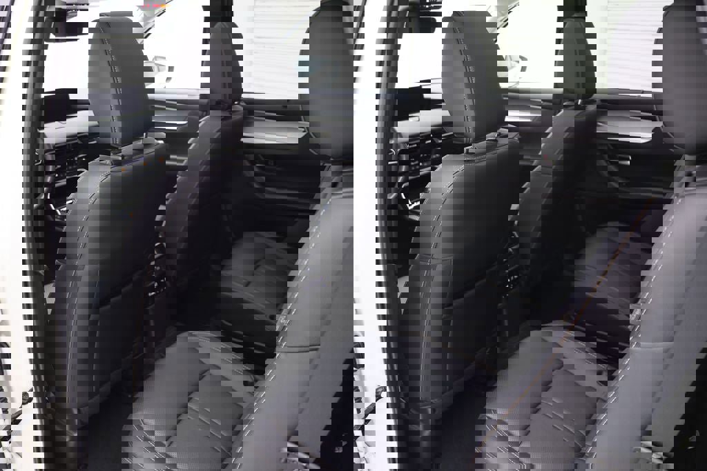 Used 2024 MAZDA CX-90 Plug-In Hybrid w/ Premium Pkg image 11