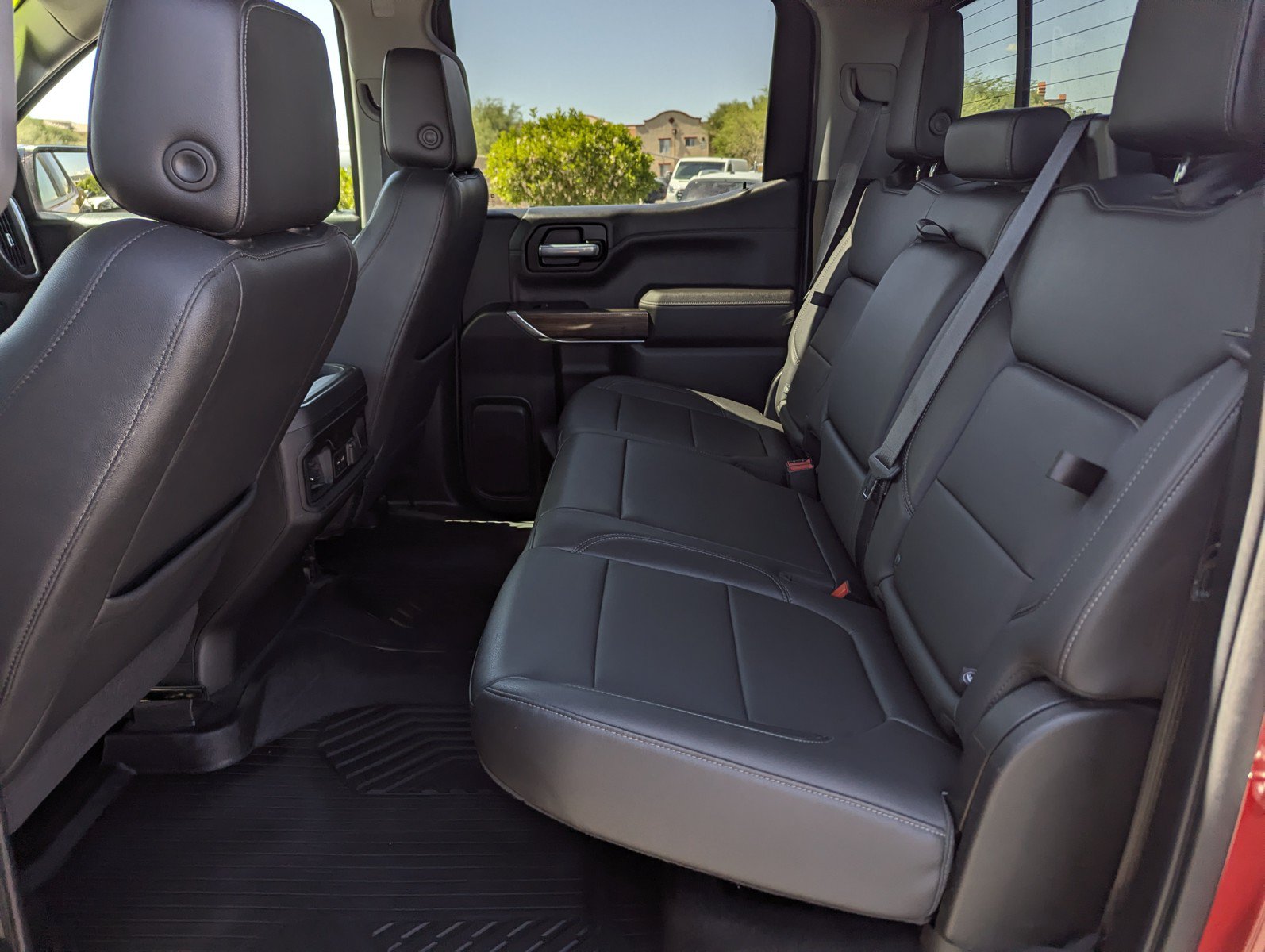Used 2021 Chevrolet Silverado 1500 LT Trail Boss w/ Convenience Package II AWD/4WD image 9
