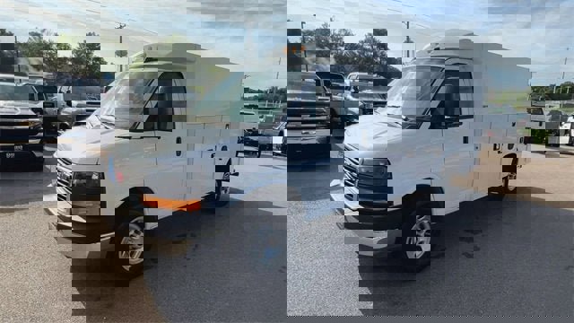 New 2025 GMC Savana 3500 w/ Power Convenience Package image 4