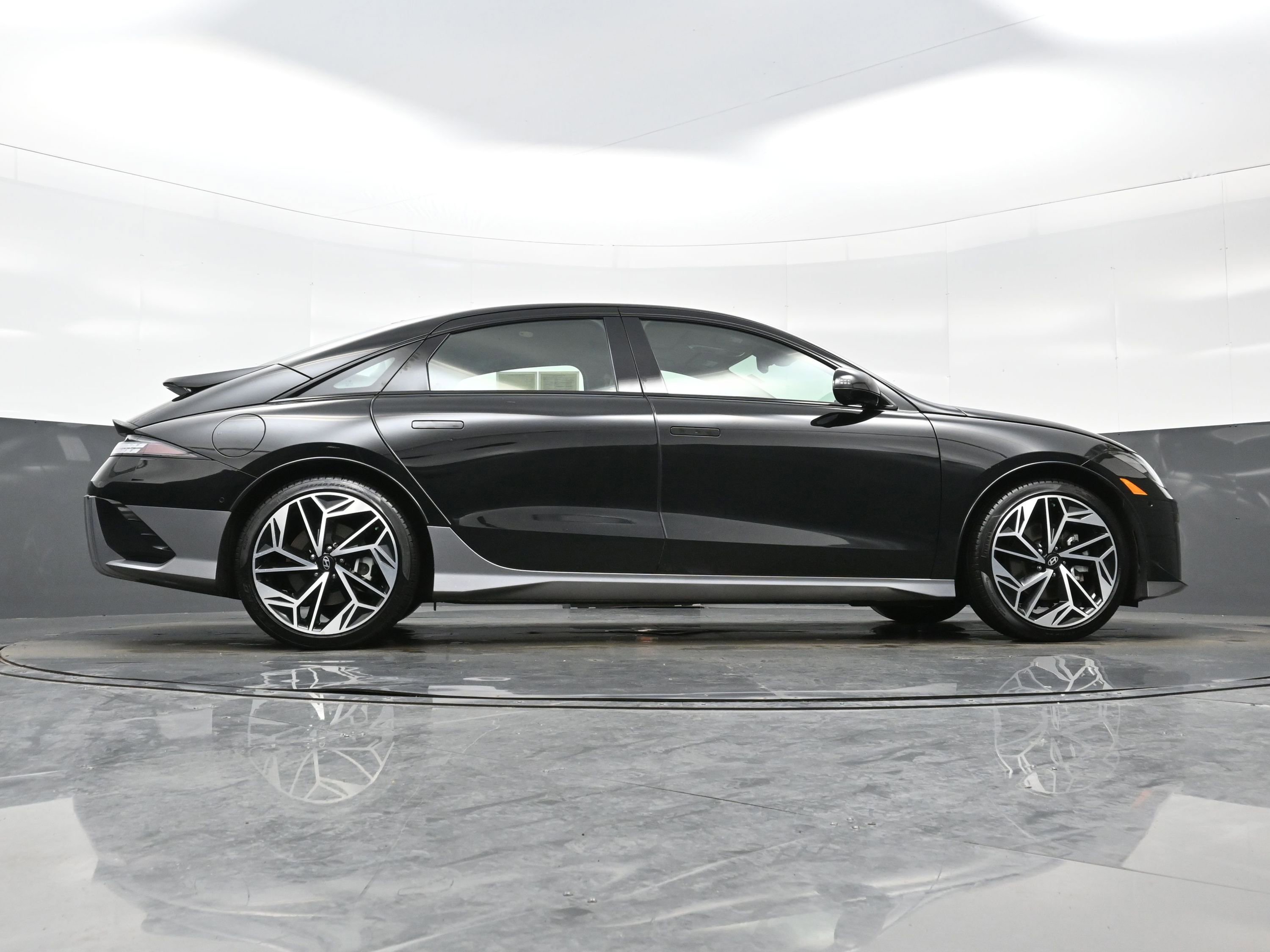 Certified 2024 Hyundai Ioniq 6 Limited image 32